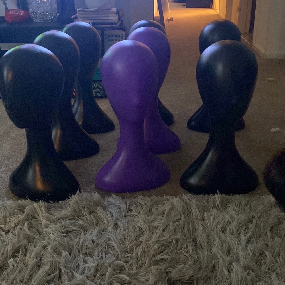 Plastic wig holder
